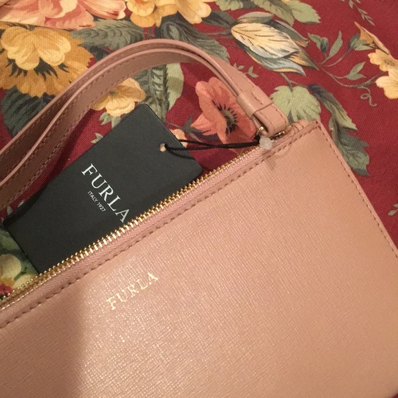 Brand New Furla Wristlet - med mauve w/ gold - Picture 6 of 8